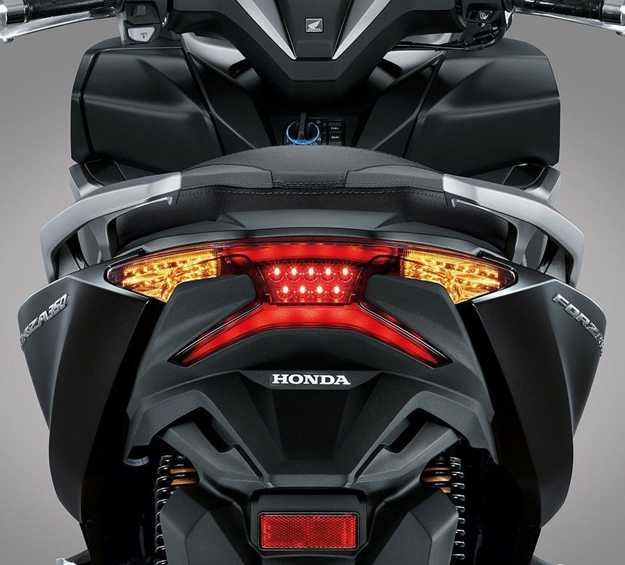 Honda Forza 350 Resmi Meluncur, Ini Kelebihannya  