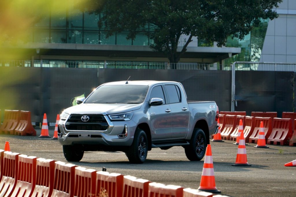 Saingi Triton, Toyota New Hilux Resmi Hadir di Indonesia  