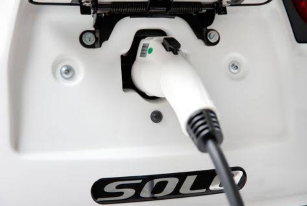 SOLO, Desain Three-Wheeler Unik Untuk Sebuah Mobil EV  