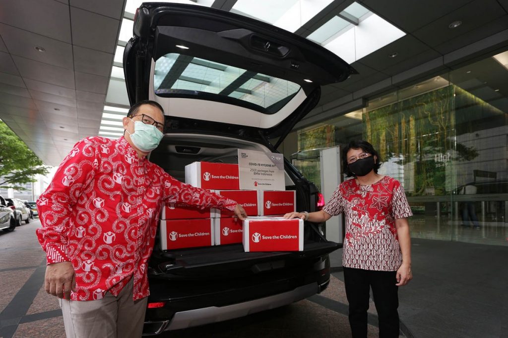 BMW Group Indonesia Donasikan 2500 Paket Sanitasi Anak 