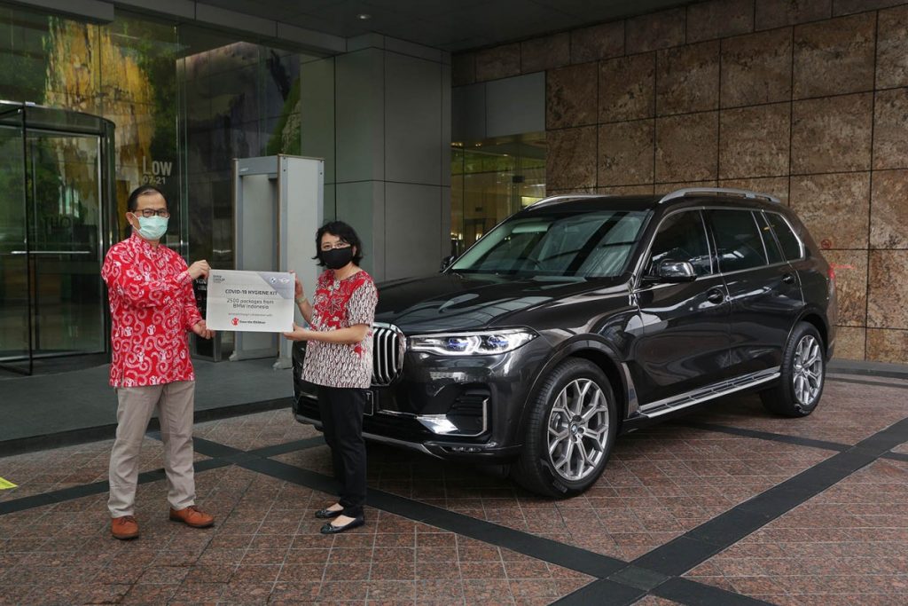 BMW Group Indonesia Donasikan 2500 Paket Sanitasi Anak  