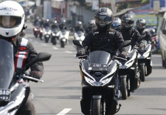Prediksi Bahaya Bagi Pengendara Sepeda Motor di Jalan Raya  
