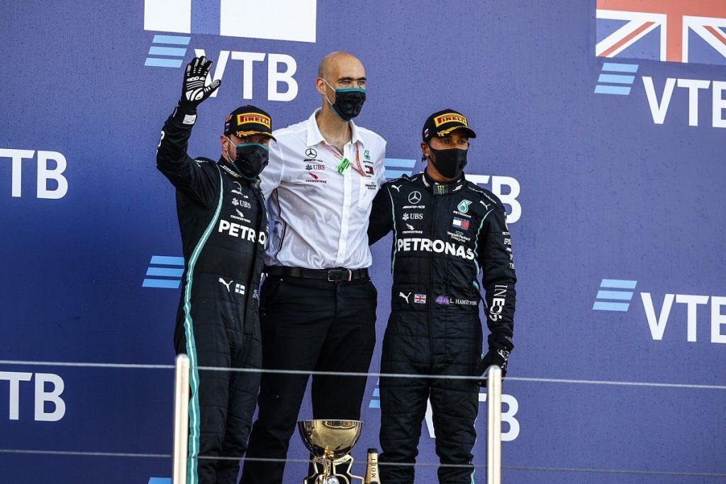 Hamilton Penalti, Valtteri Bottas Juara F1 Rusia  