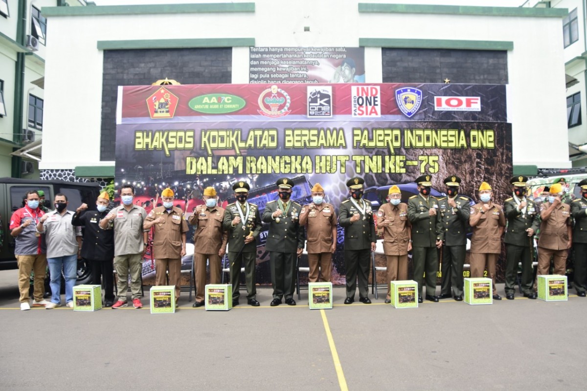 Kodiklatad dan Komunitas Pajero Indonesia One Gelar Bakti Sosial Untuk Veteran, Warakawuri dan Kaum Dhuafa  