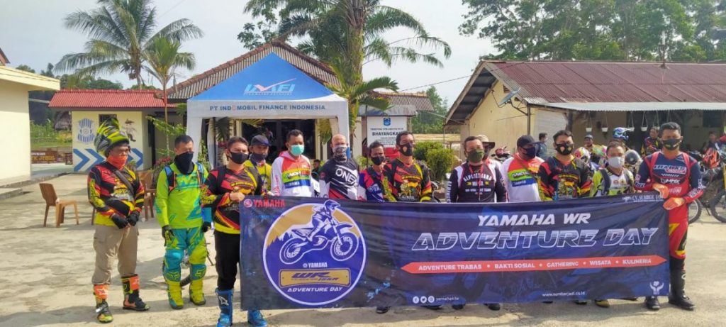 Rider Yamaha WR155R Bakti Sosial dan Terabas ke Pantai Jerangkat 