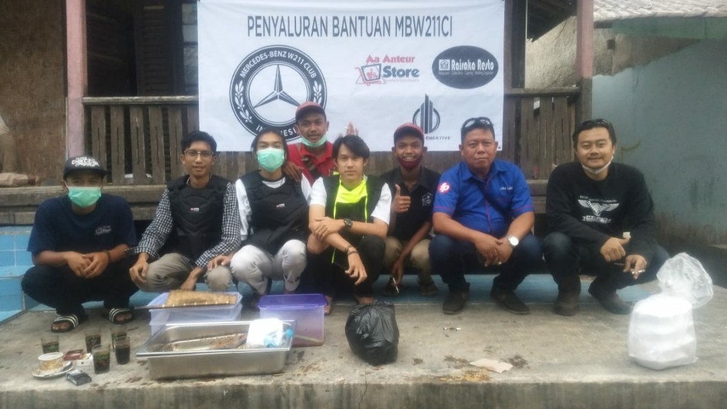 MB W211 CI Salurkan Bantuan ke Korban Banjir Bandang Sukabumi  