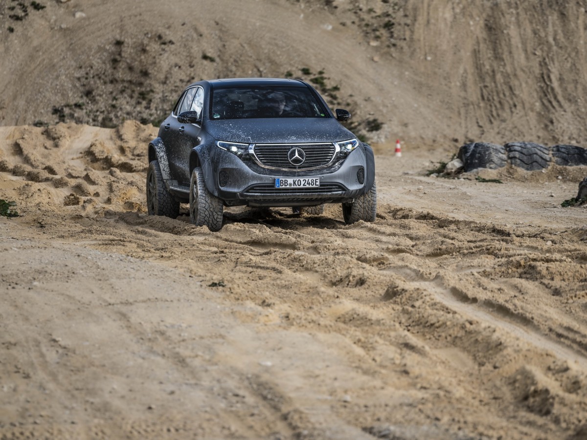 Mercedes-Benz EQC 4×4² Concept, SUV Listrik Penggaruk Tanah   