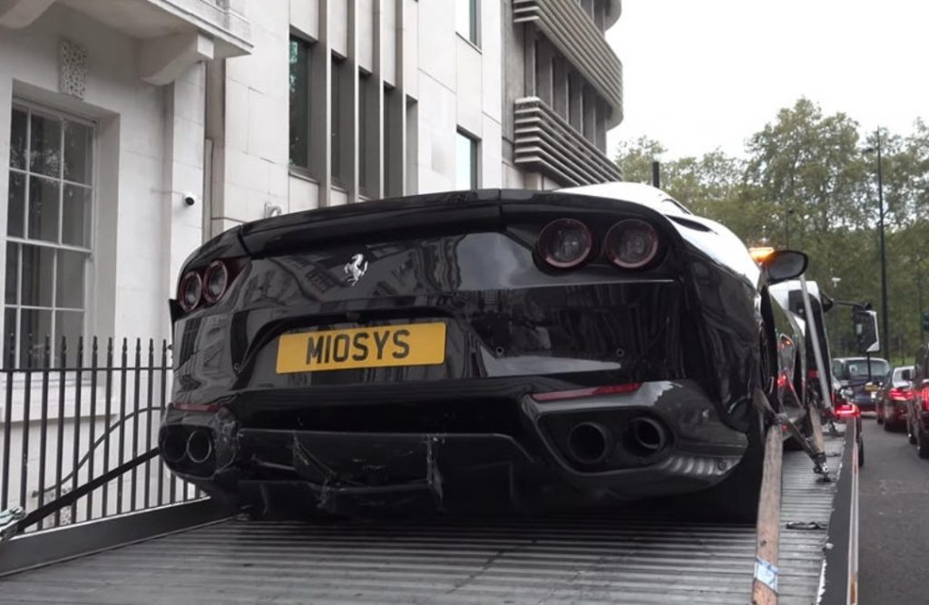 Ferrari 458 Spider Hantam 812 Superfast Dan BMW M6 di London  