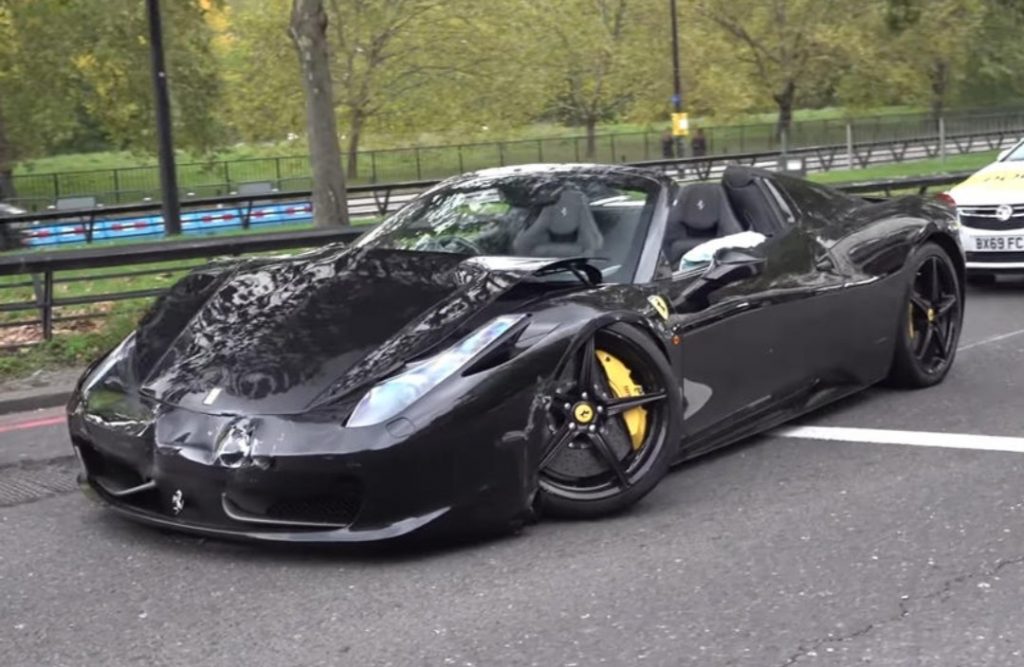 Ferrari 458 Spider Hantam 812 Superfast Dan BMW M6 di London  