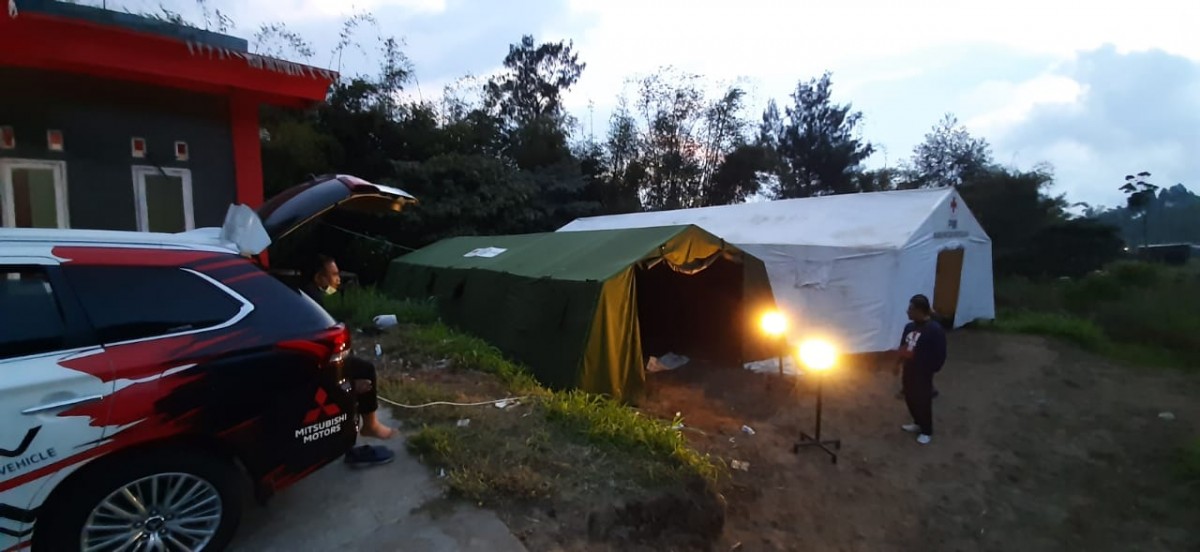 Mitsubishi Outlander PHEV Dukung Kesiagaan Petugas PMI di Gunung Merapi  