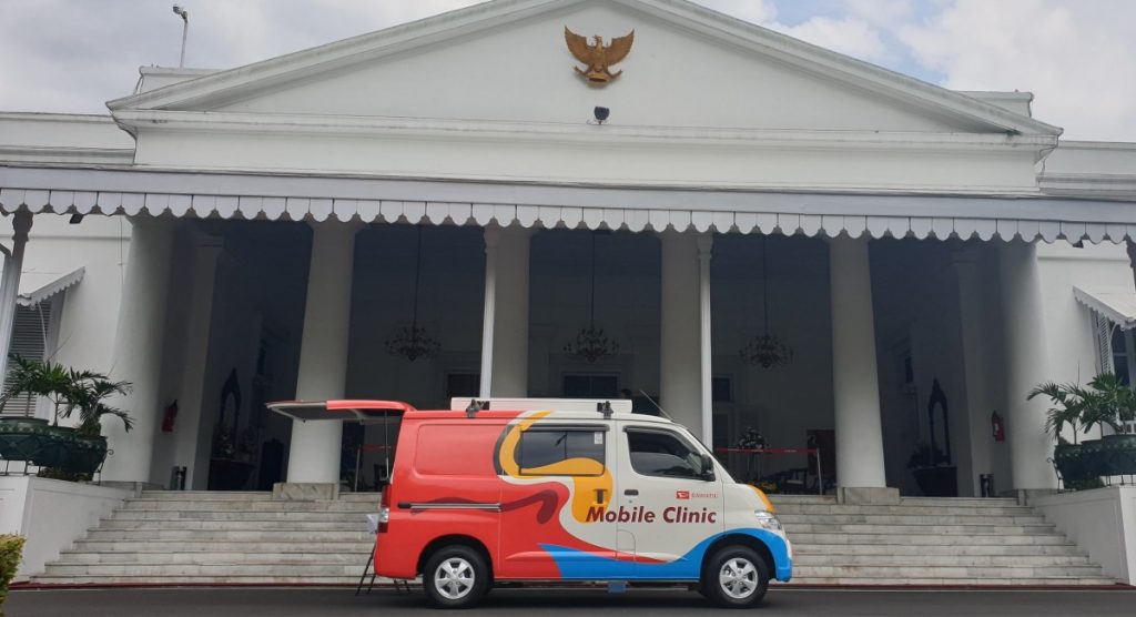 Daihatsu Donasikan Mobil Klinik Gran Max ke Pemprov Jawa Barat  