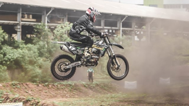 Penggemar Motocross Wajib Coba Hidden Valley Track  