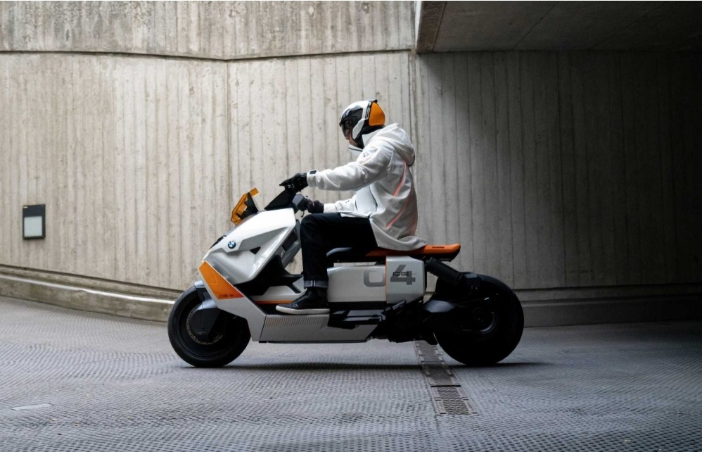 Skuter Listrik Futuristis, Inilah BMW Motorrad Definiton CE 04!  