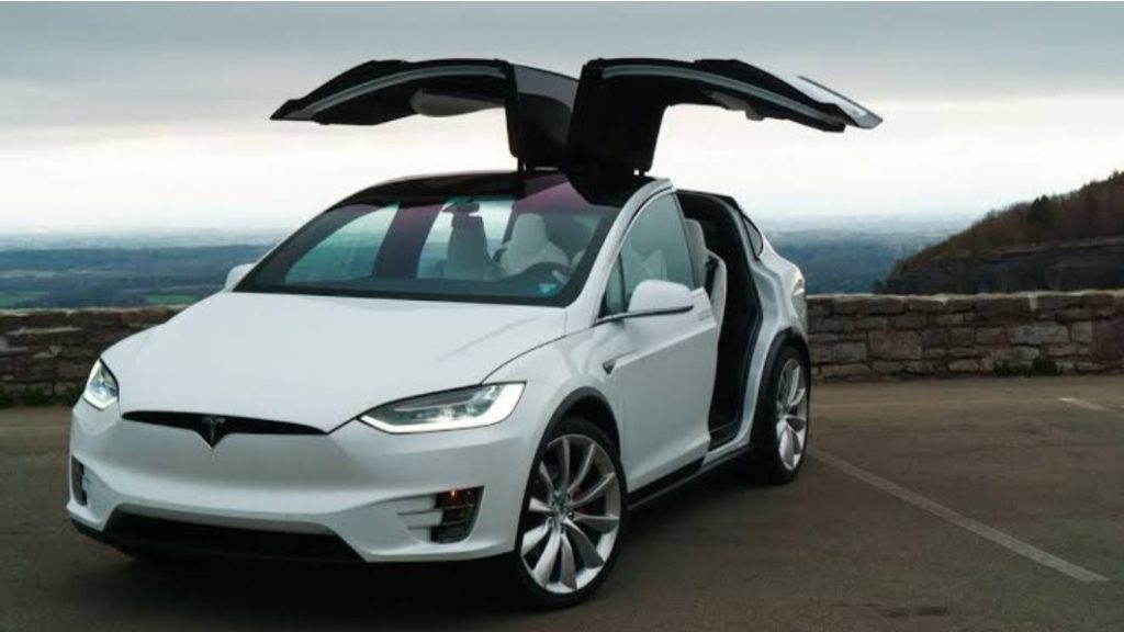 Tesla Recall Dua Varian, Salah Satunya Kegagalan Pada Sistem Atap  