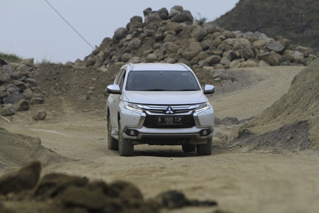 Menjelajah 'Brown Canyon' Dengan Mitsubishi Pajero Sport  
