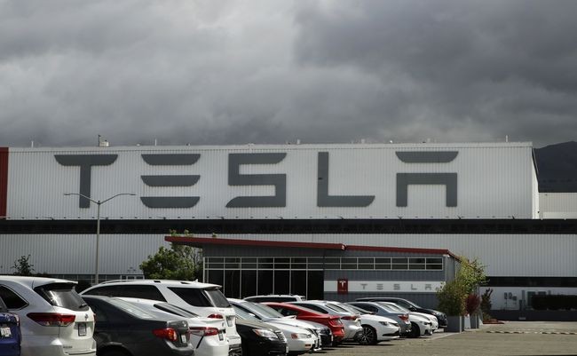 Wow, Tesla Siap Ramaikan Pasar Mobil Listrik Murah  