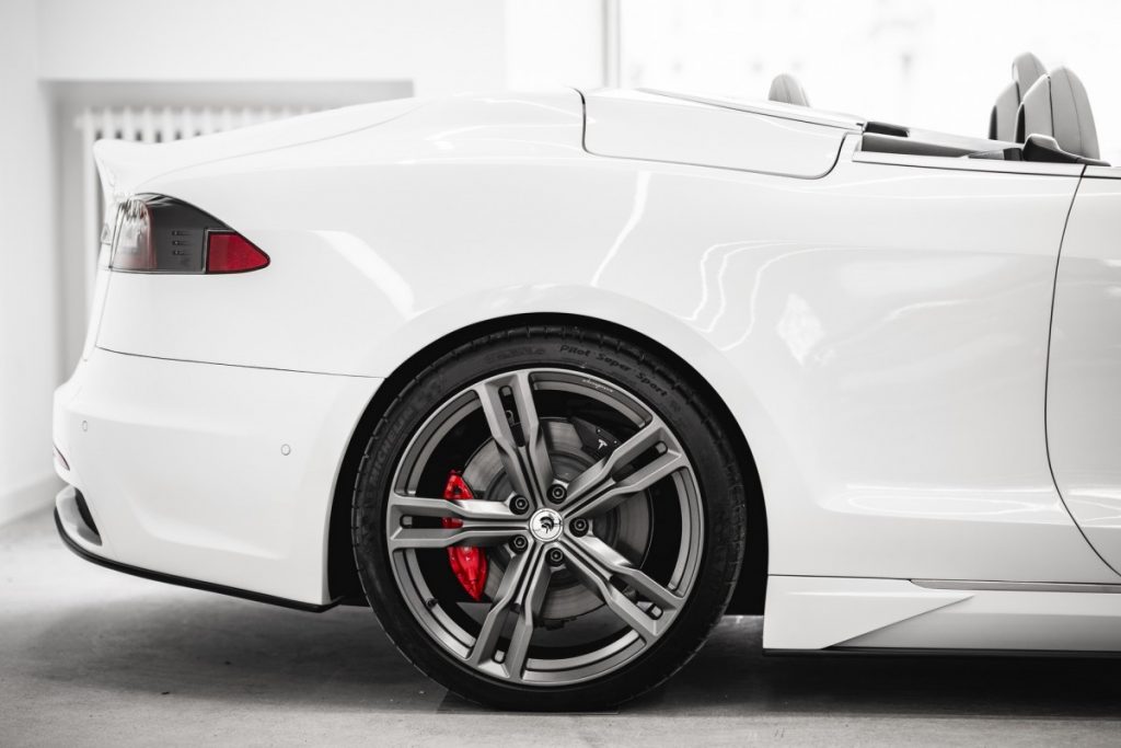 Tesla Model S Ini Tampil Convertibel Lewat Ide Modifikasi ARES Design  
