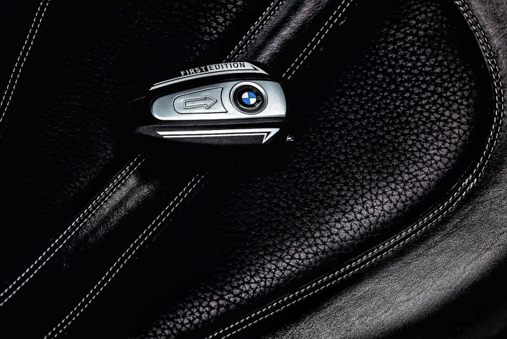 Modifikasi BMW R 18 Spirit Of Passion Bergaya Art Deco Dengan Grille Besar Khas BMW 