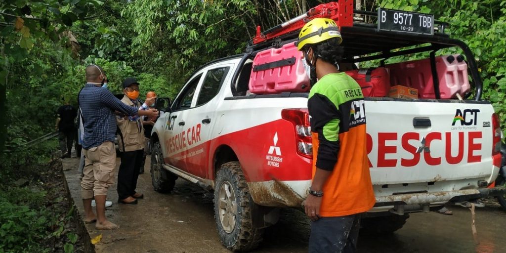 Tiga Kendaraan Mitsubishi Untuk Korban Bencana di Indonesia  