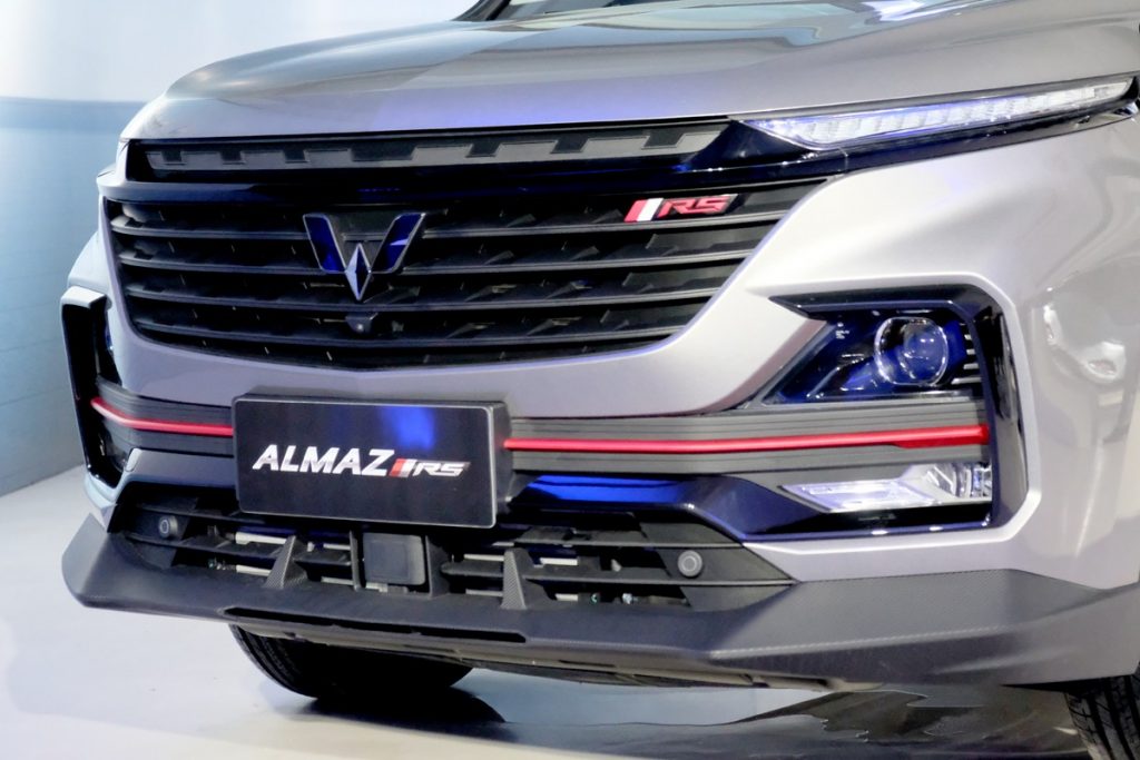 Luncurkan Almaz RS, Wuling Perkenalkan Logo Baru 