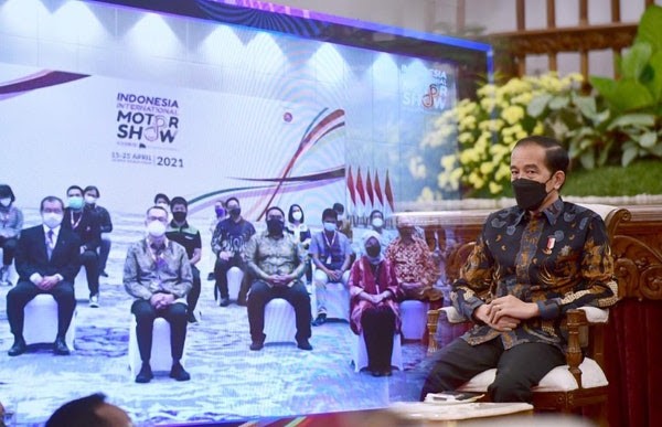 Presiden Joko Widodo Resmi Buka Gelaran IIMS Hybrid 2021  