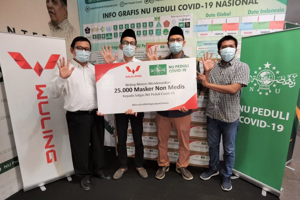 Wuling Donasikan 25.000 Masker Kepada Satgas NU Peduli Covid-19  