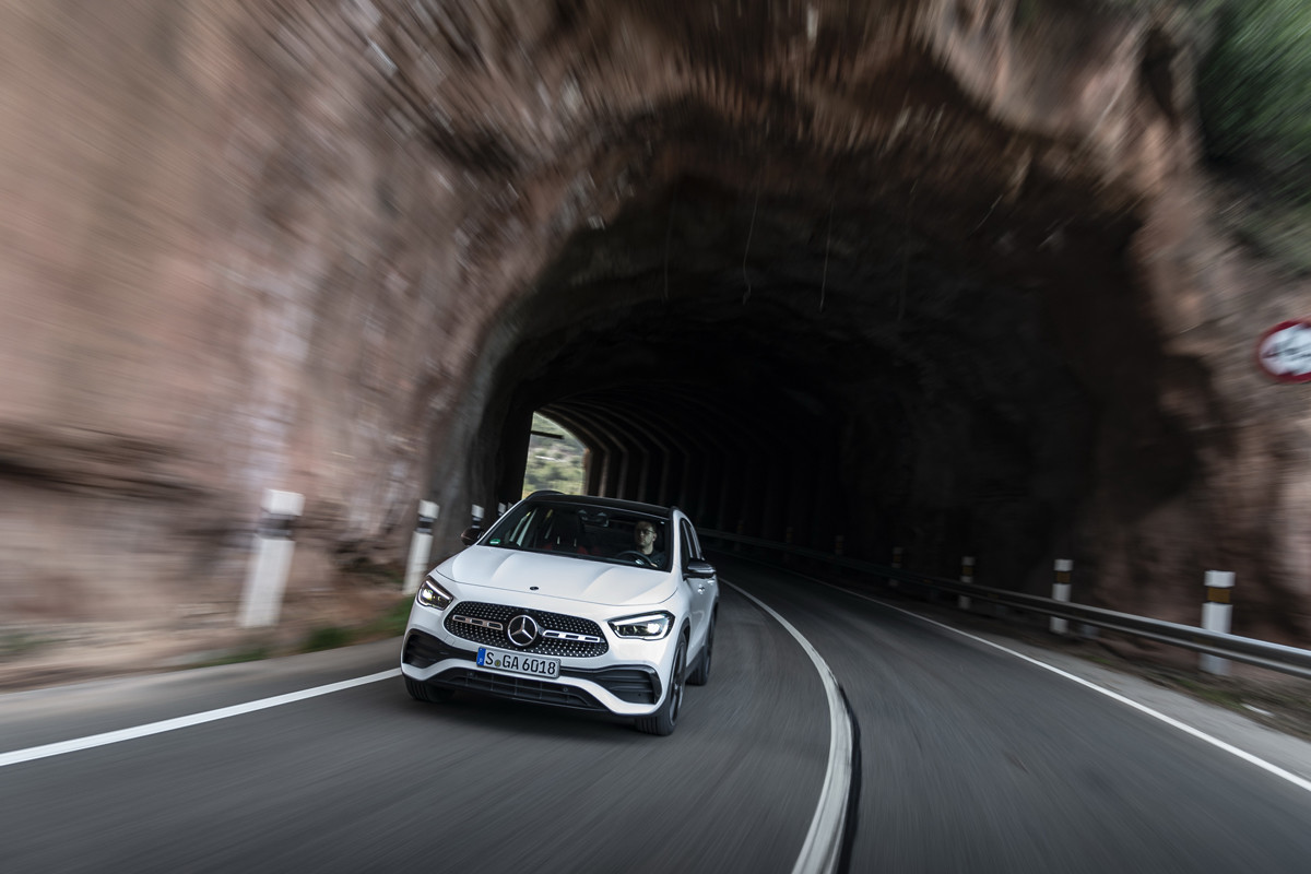 Inschape dan Indomobil, APM Resmi Mercedes-Benz yang Baru  