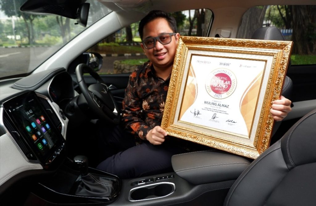 Wuling Raih Apresiasi Indonesia Digital Popular Brand Award 2021  