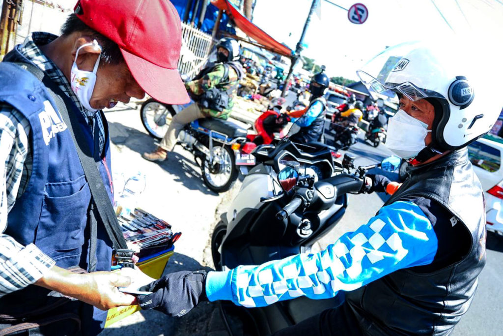 Berbagi Bersama MB W211 CI Bandung Chapter dan Bebeb Bikers  