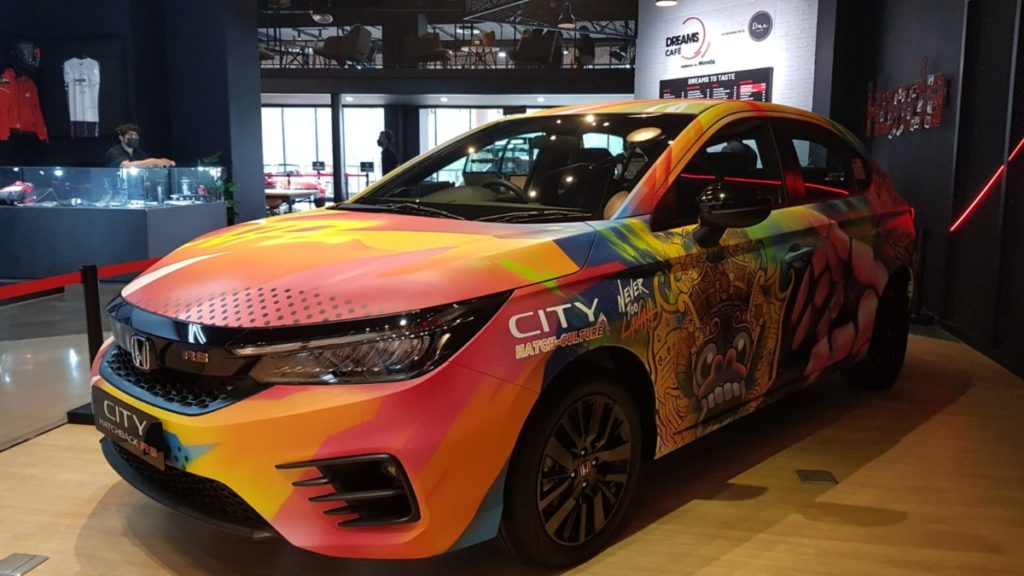 Mobil Pemenang City Hatch Art Tampil Di Dreams Cafe 