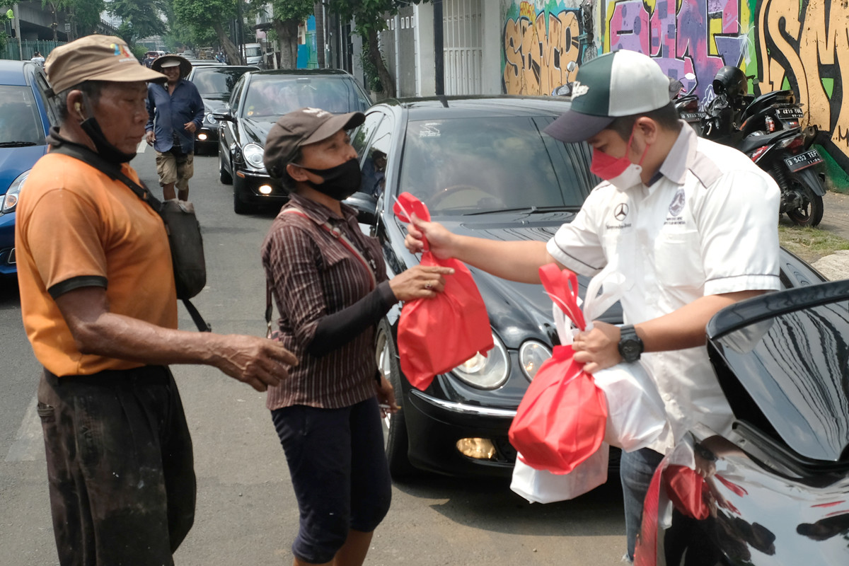 MB W211 Gelar Upacara Bendera dan Baksos di HUT RI ke-76  