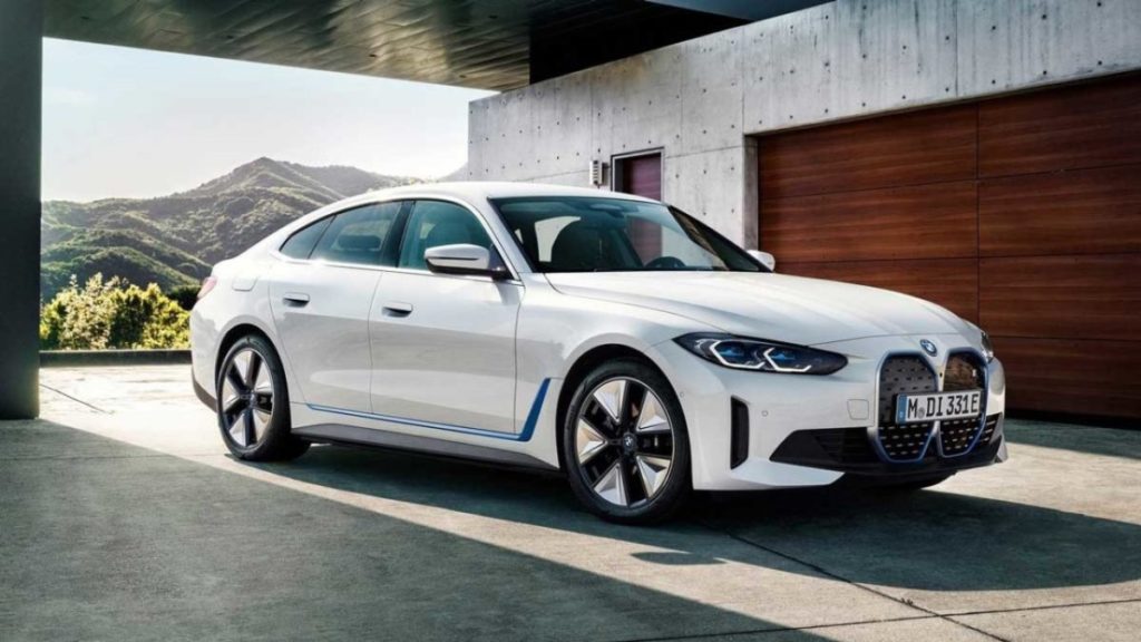 BMW Ungkap Selubung i4 dan iX Di Ajang IAA Mobility 2021  