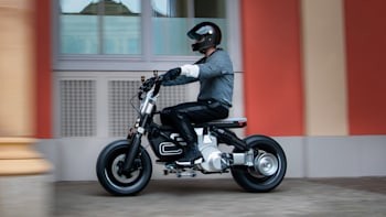 BMW Motorrad Luncurkan Motor Mini Concept CE 02 