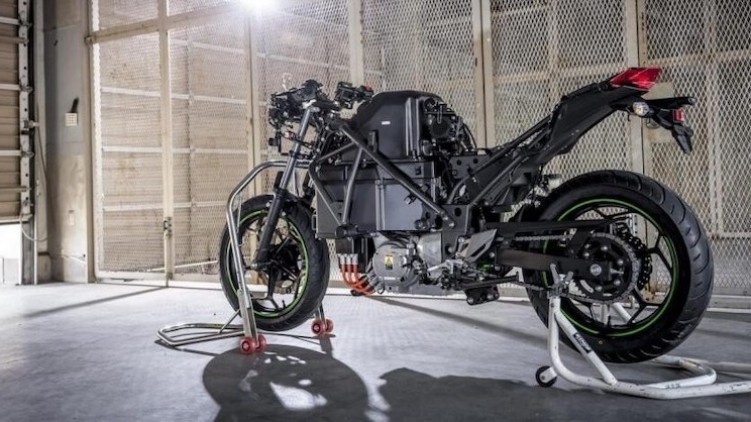Kawasaki E-Boost, Andalkan Teknologi Hybrid Dengan Motor Listrik 