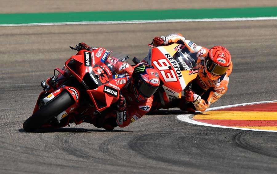 Serunya Duel Bagnaia vs Marquez di MotoGP Aragon  