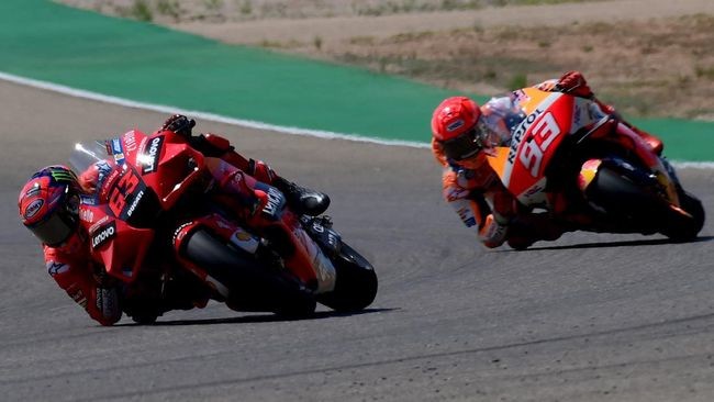 Serunya Duel Bagnaia vs Marquez di MotoGP Aragon  