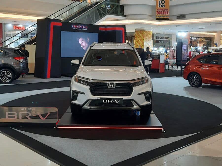 Roadshow Honda BR-V Terbaru Sambangi Kota Surakarta  