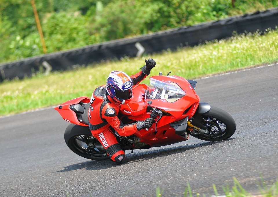 Digeber di Sentul, Top Speed Ducati Panigale V4S Capai 300km/jam 