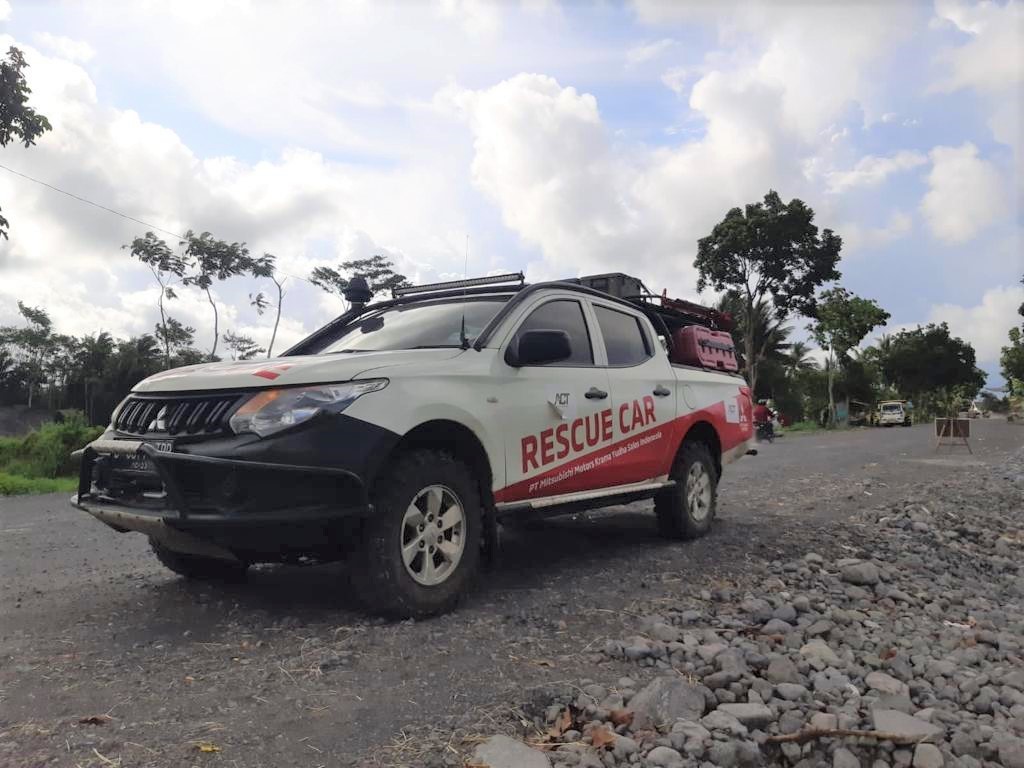 MMKSI Turunkan Mitsubishi TRITON Rescue Di Gunung Semeru 