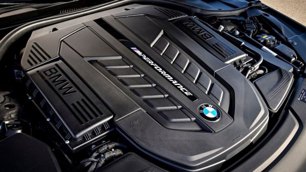 BMW Akhiri Produksi Mesin V12 Tahun Ini 