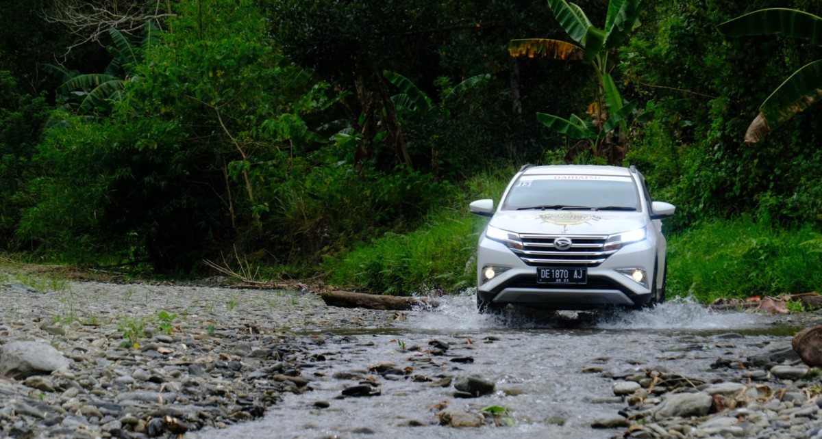 Daihatsu Terios, SUV Tangguh dengan Keandalan yang Teruji  