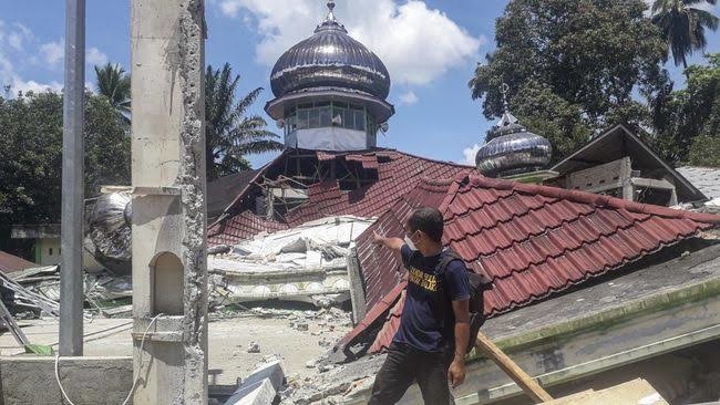 Baksos MBC Padang ke Korban Gempa Pasaman Barat 