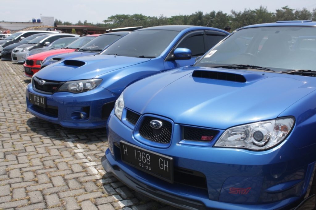 Ratusan Mobil Modifikasi Ramaikan Semarang Car Meet-up 