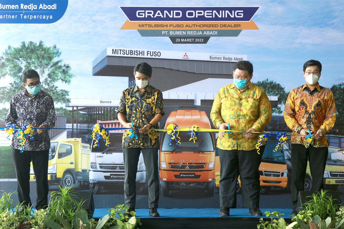 Mitsubishi Fuso Resmikan Diler dan Truck Center Baru di Lampung 