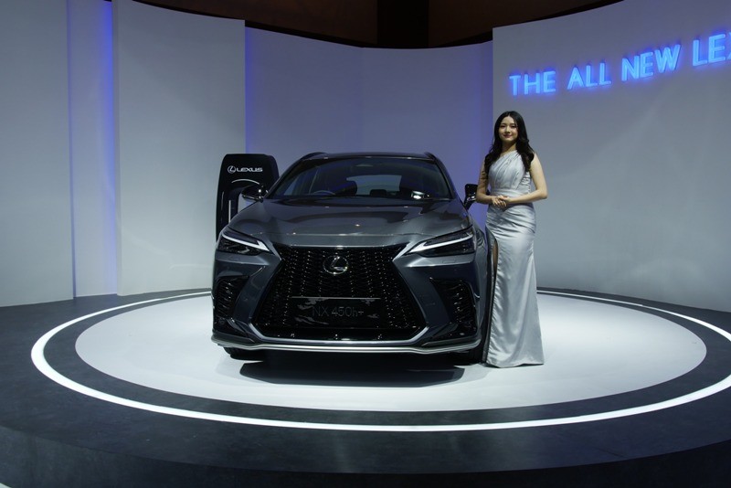 Dua Mobil Baru Diperkenalkan di Jakarta Auto Week 2022  