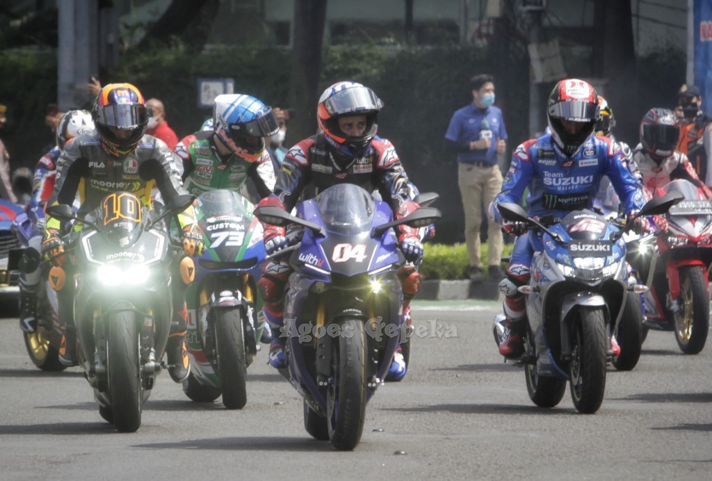 Alex Rins dan Joan Mir Ikuti Parade MotoGP di Jakarta 