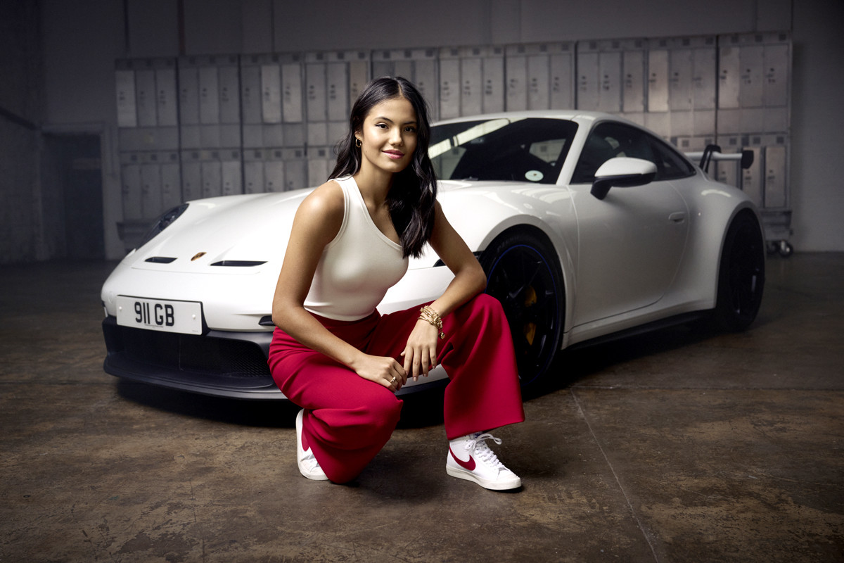 Petenis Cantik ini Brand Ambassador Terbaru Untuk Porsche  