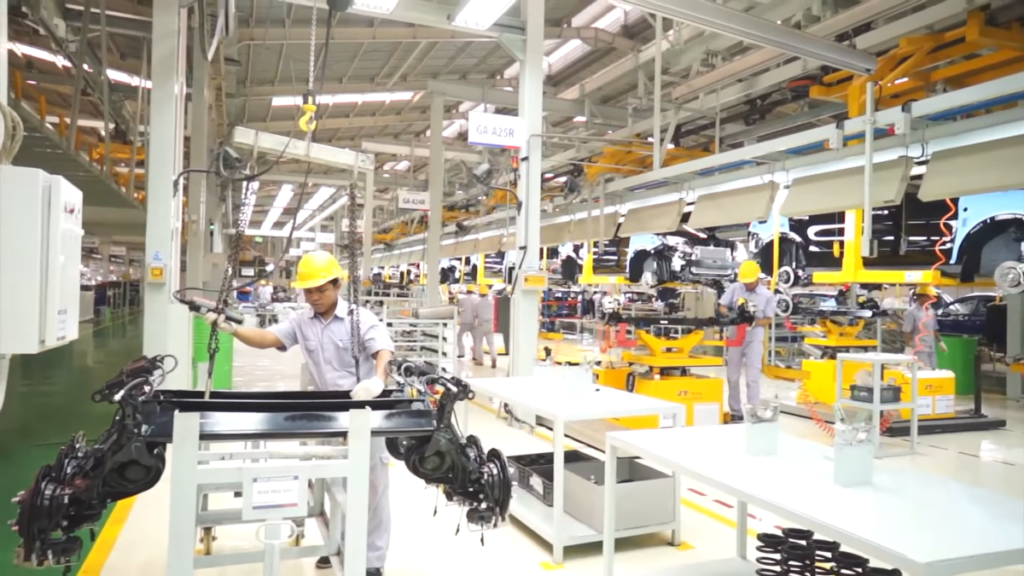 Pabrik DFSK Terapkan Teknologi Robotik Hingga 90 Persen 