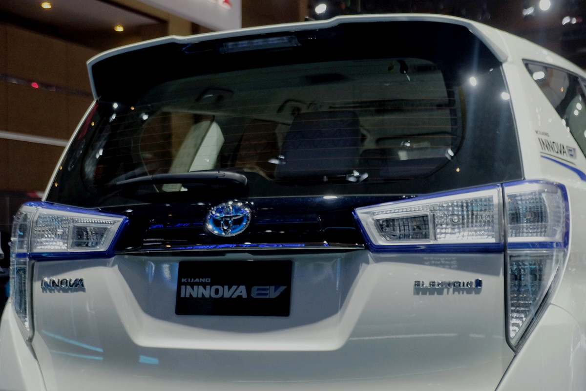 Kijang Innova EV Concept Hadir di IIMS 2022 