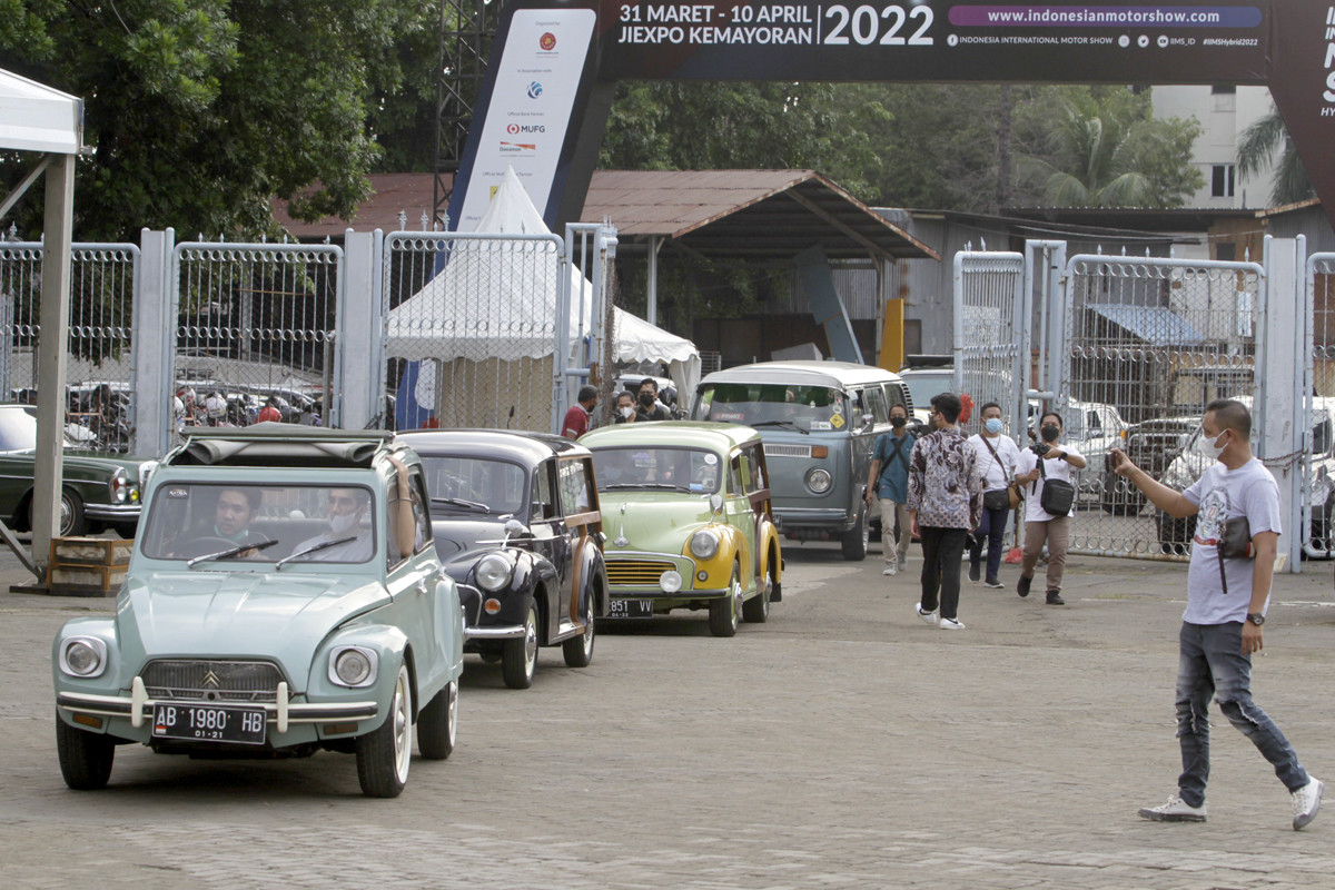 'Classic Car Parade' PPMKI di Ajang IIMS Hybrid 2022 